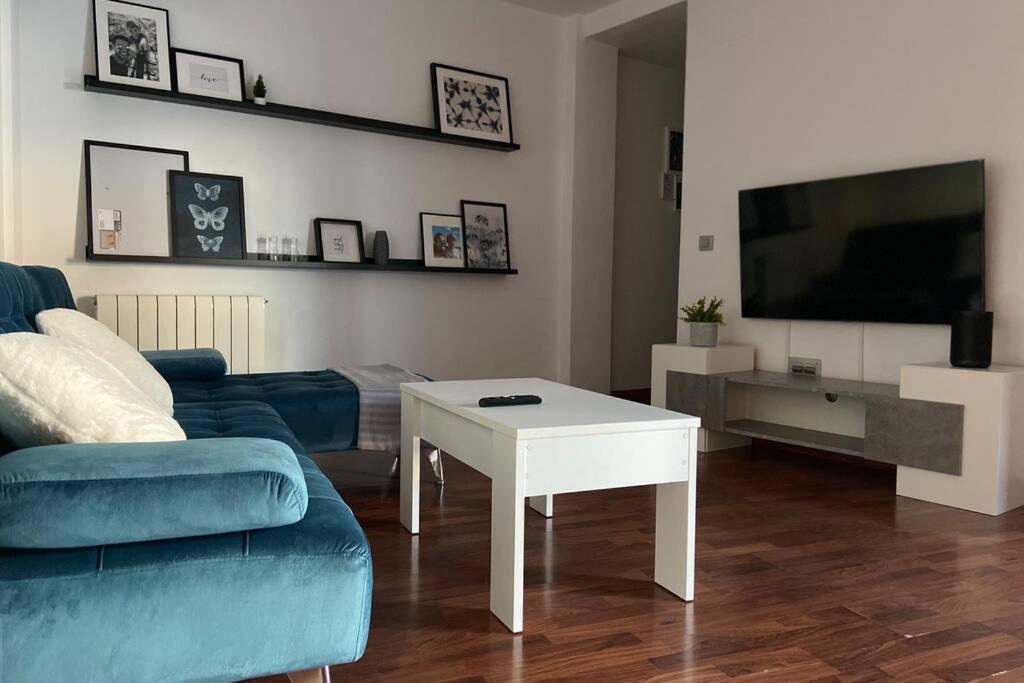 Apartamento Con Gran Jardin Privado Apartment Figueres  Exterior photo